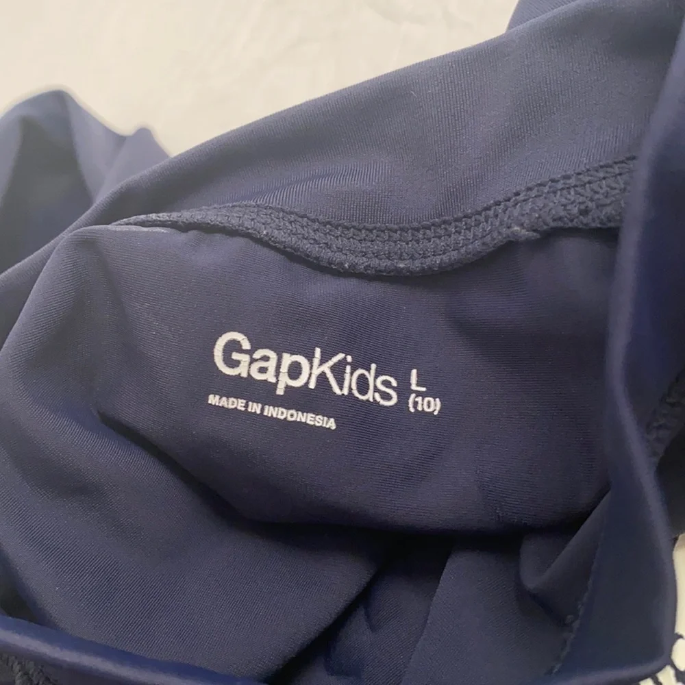 Gap navy long sleeve shark graphic rash guard L=10
